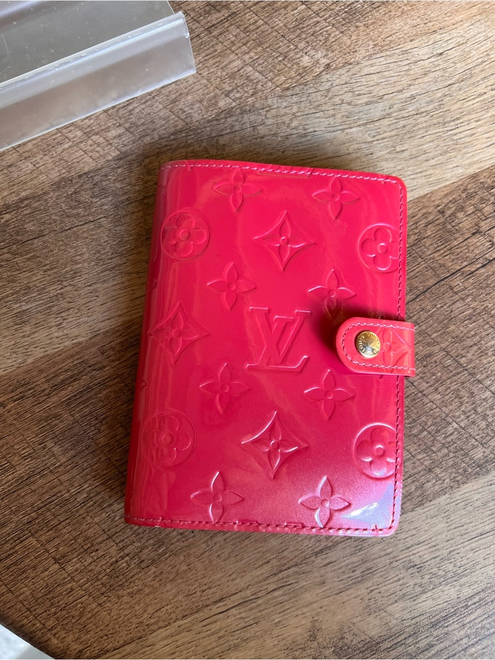Louis Vuitton Vernis Monogram Small Agenda Cover in Shiny Rose Pop Hot Pink - Picture 3 of 10